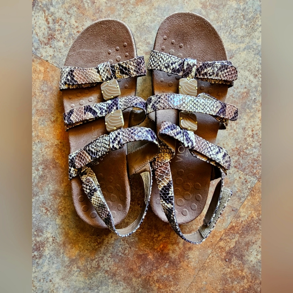 Vionoc Sandals